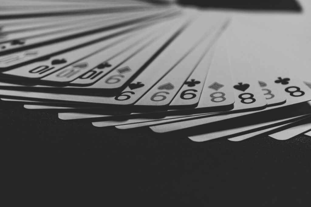 Rzuć kostką i zmień swoje życie w Slottica Casino