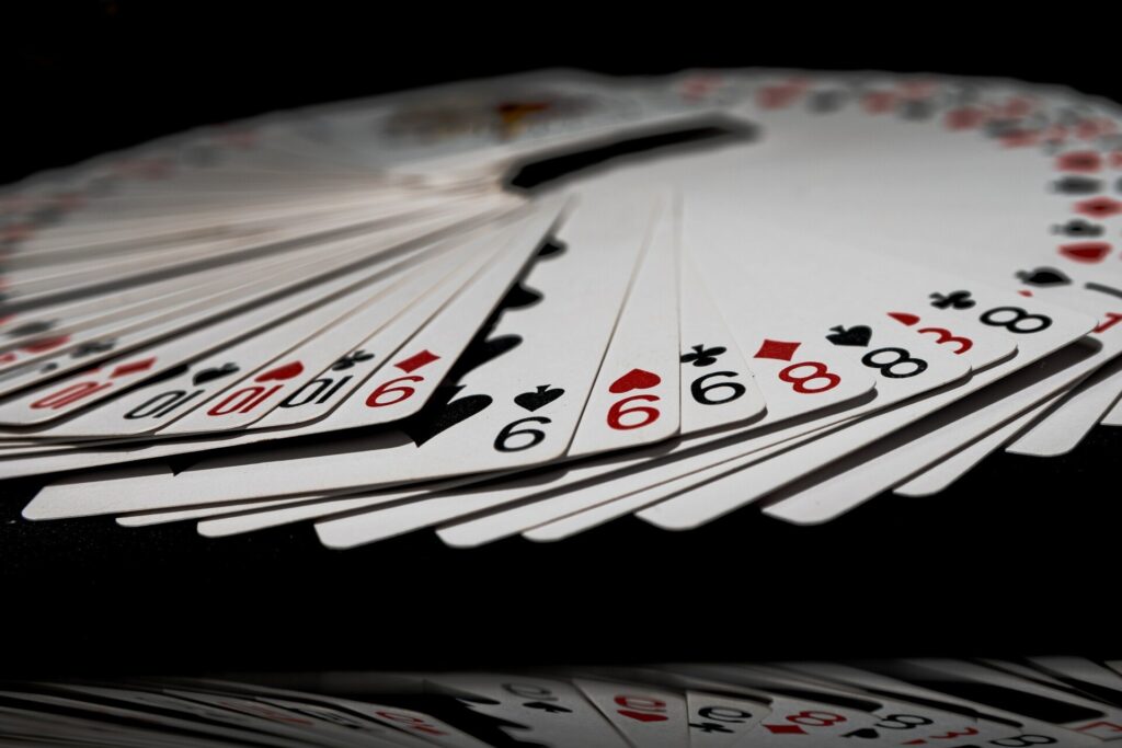 Rzuć kostką i zmień swoje życie w Slottica Casino